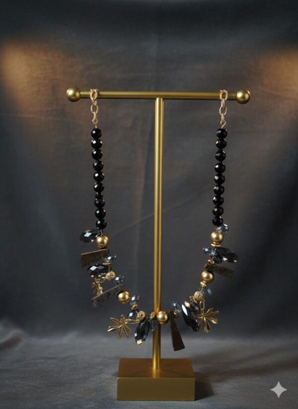 Ónix y Destellos Dorados