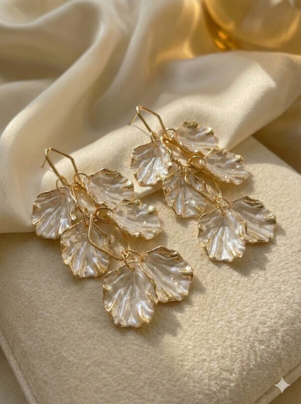 Cascada de Nácar - Pétalos de acrilico Esmaltados y Acabado Dorado