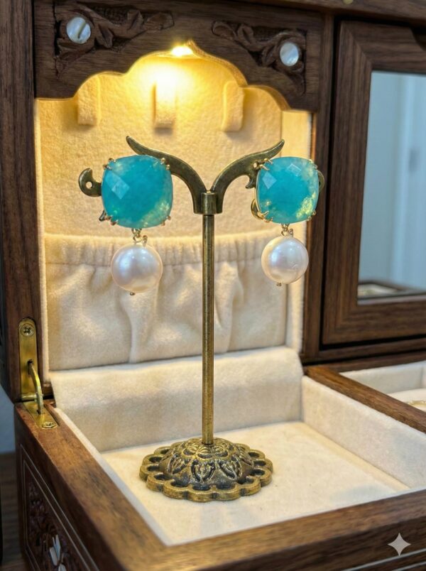 Aretes "Glamour Marino", Pendientes de Gema Turquesa y Perla Clásica