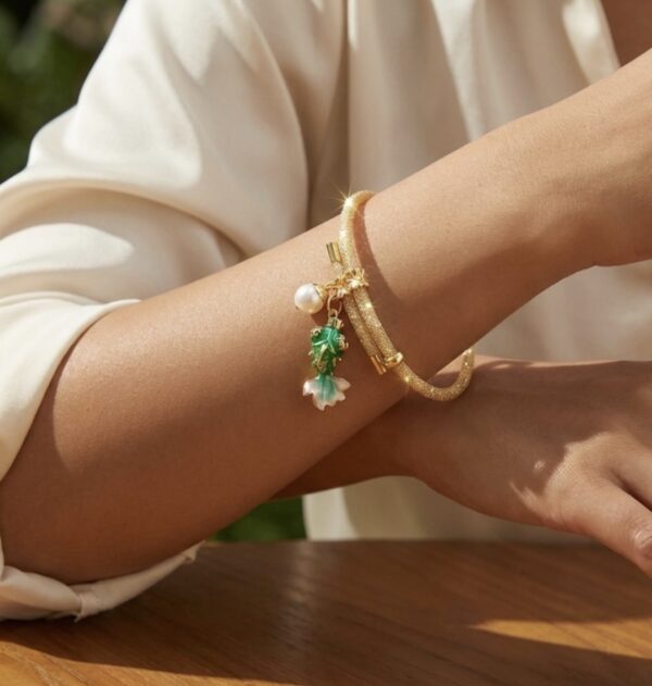 Brazalete "Pez de la Suerte" - Malla Dorada y Dije Esmaltado con Perla