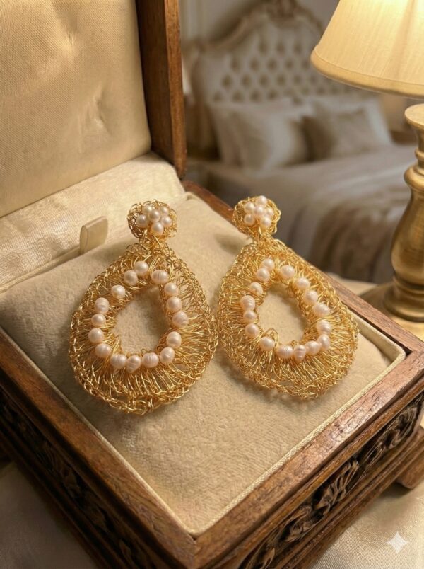 IMG_2527 Pendientes "Lágrima de Nácar" - Filigrana Dorada Tejida y Microperlas