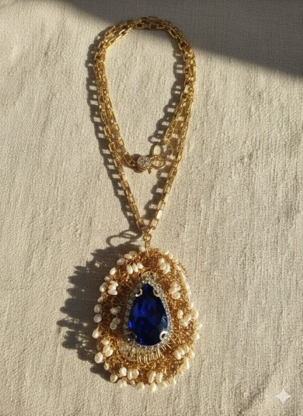 Maxicollar de Cristal Zafiro en Nido de Filigrana y Perlas