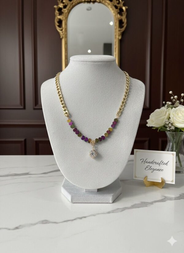 Gargantilla de Cadena Cubana y Corazones Esmaltados con Cristal Central