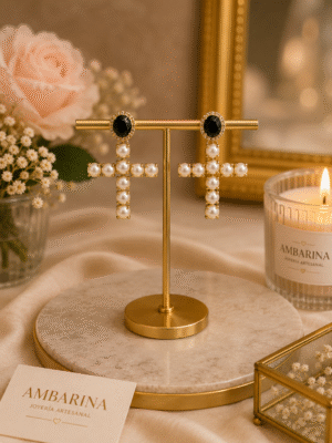 ARETES DE CRUZ CON PERLA MADRE